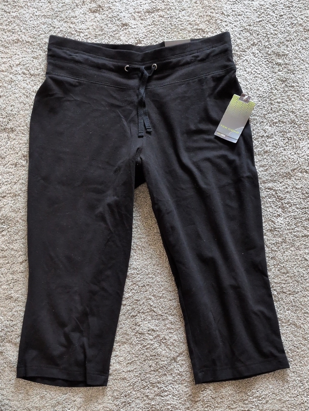 NWT Tek Gear Black Drytek Cropped Panta Size Medium